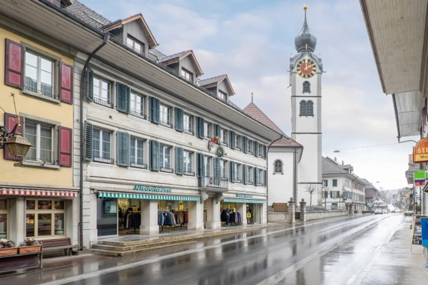 Propriété résidentielle et commerciale dans le centre-ville - Photo 1 sur 13