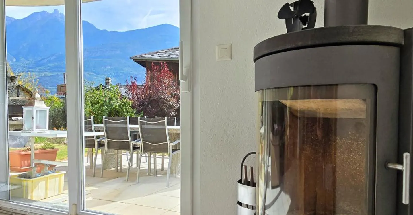 Grande villa familiare sulla collina di Fully - Foto 3 di 9
