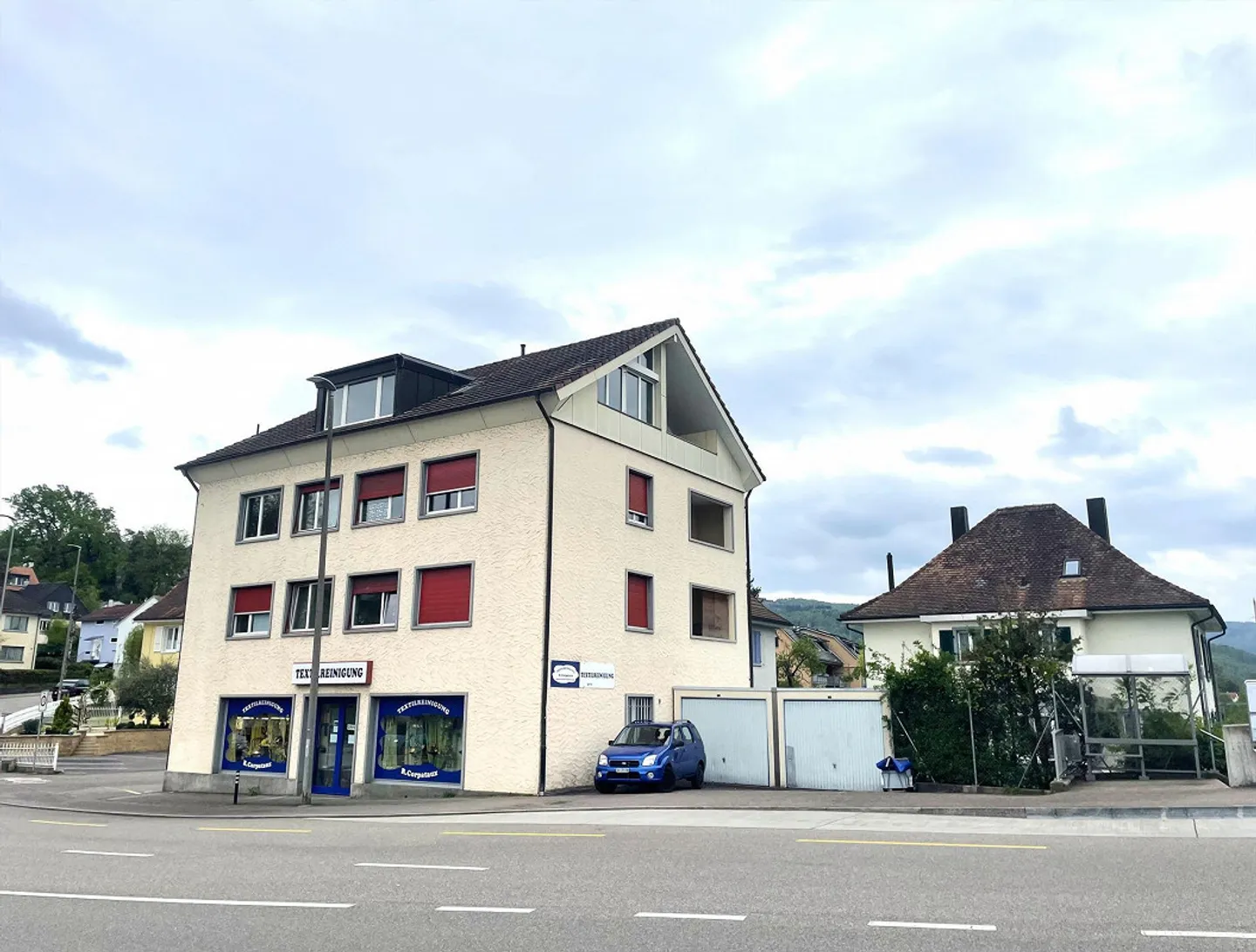 Ampio appartamento mansardato in affitto a Dornach - Foto 3 di 10