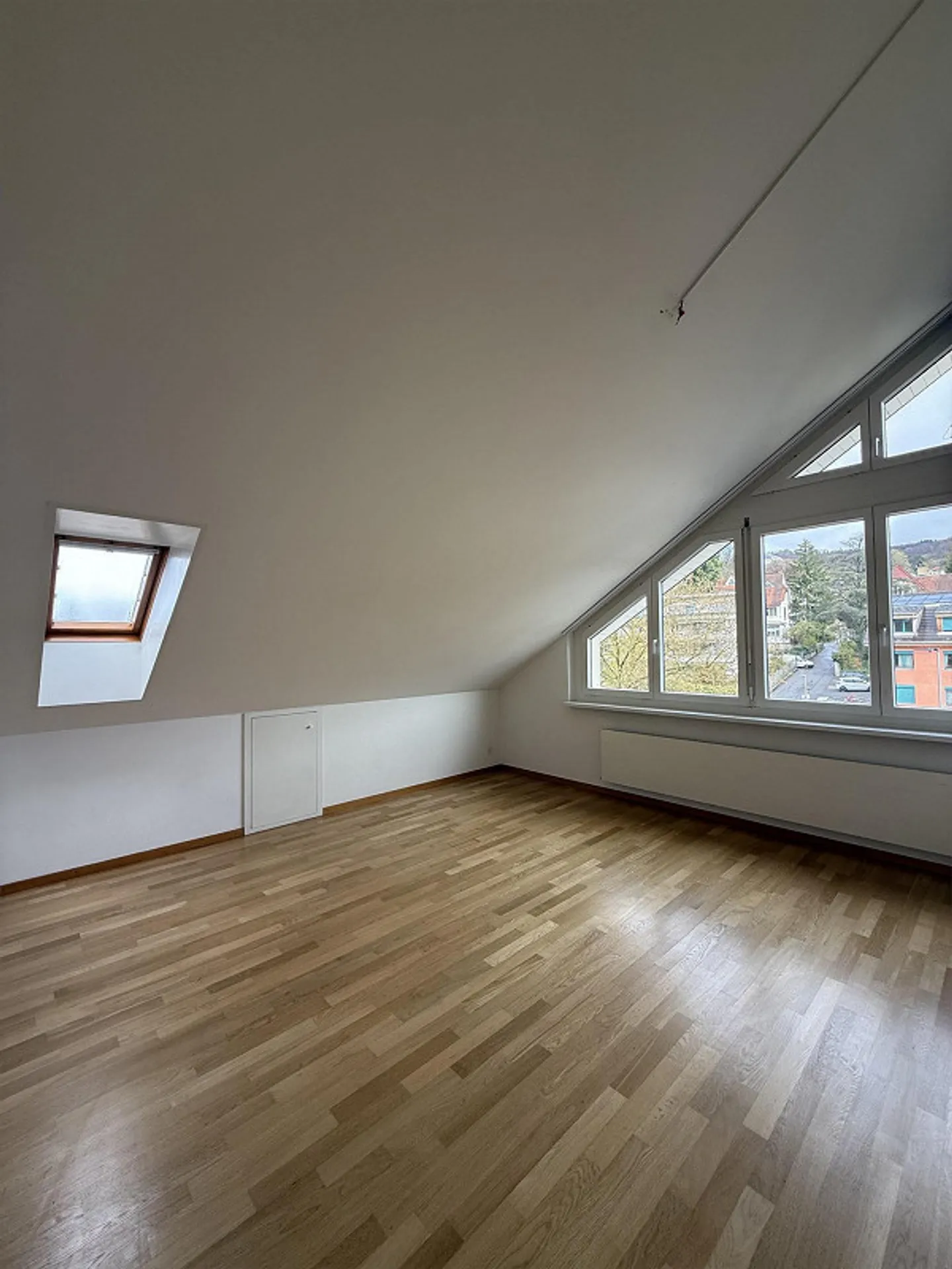 Ampio appartamento mansardato in affitto a Dornach - Foto 5 di 10