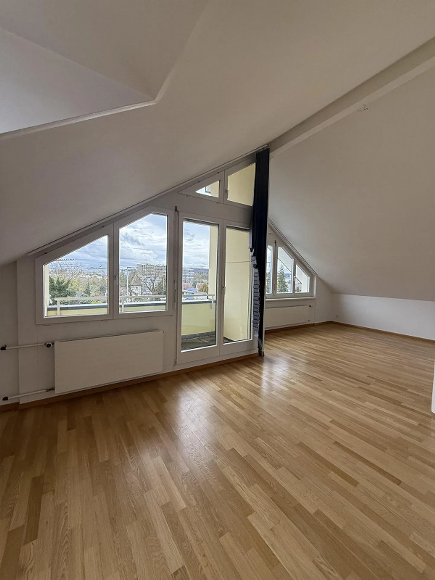 Ampio appartamento mansardato in affitto a Dornach - Foto 6 di 10