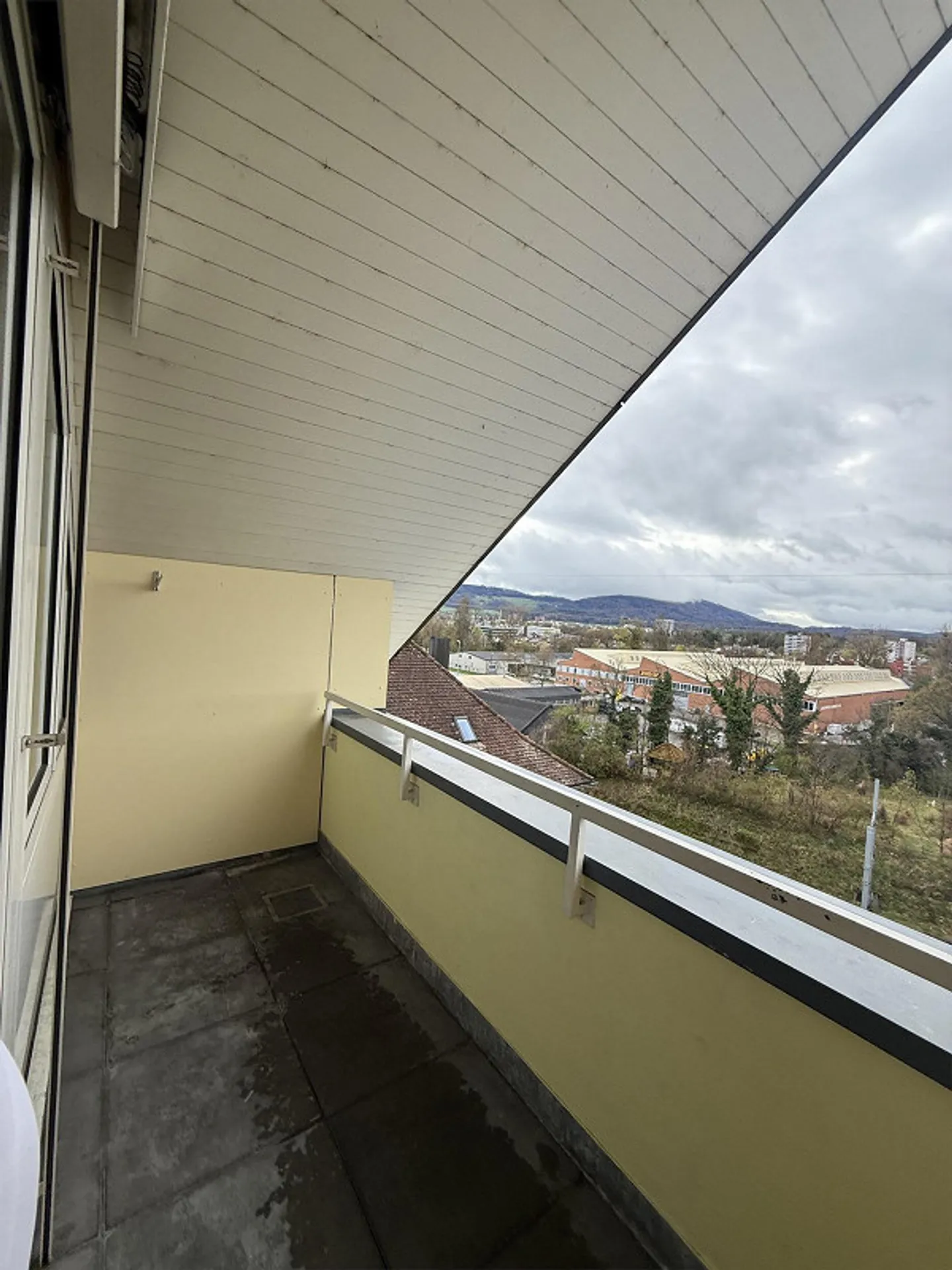 Ampio appartamento mansardato in affitto a Dornach - Foto 7 di 10