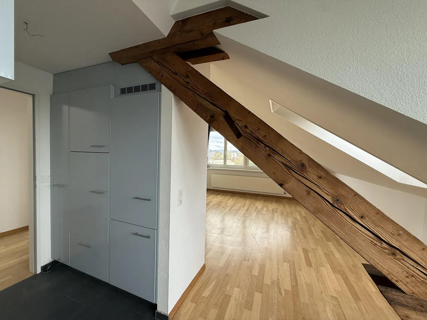 Ampio appartamento mansardato in affitto a Dornach - Foto 8 di 10