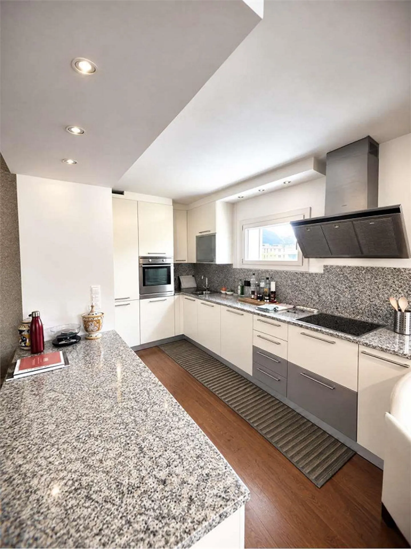 Exclusive 4.5 rooms with panoramic terrace - Pregassona - Photo 3 of 13