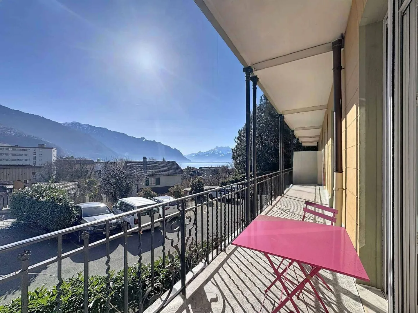 Appartement de 4,5 pièces avec charme et grand balcon - Photo 2 sur 13