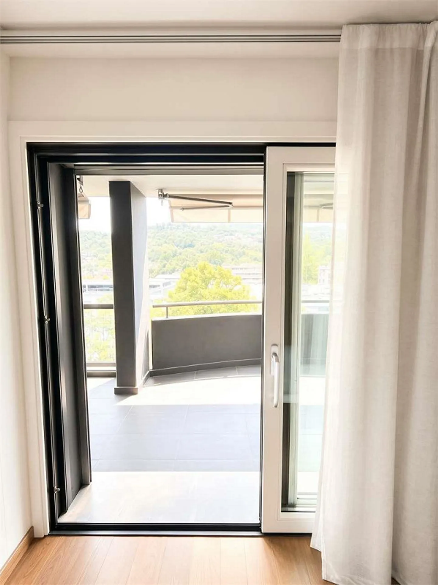 Exclusive 4.5 rooms with panoramic terrace - Pregassona - Photo 10 of 13