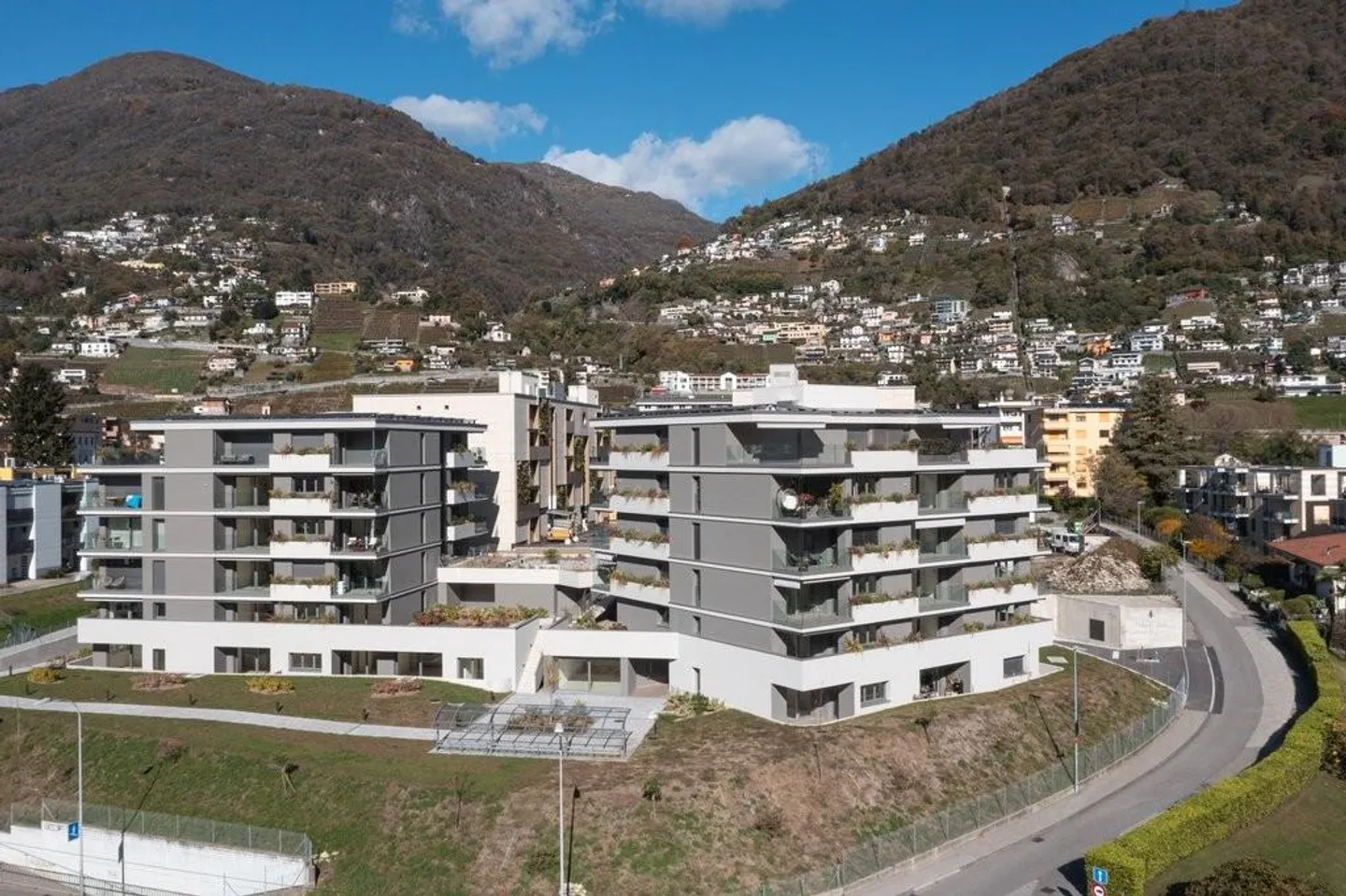 Appartement moderne et lumineux de 2,5 pièces à louer à Tenero - Photo 1 sur 8