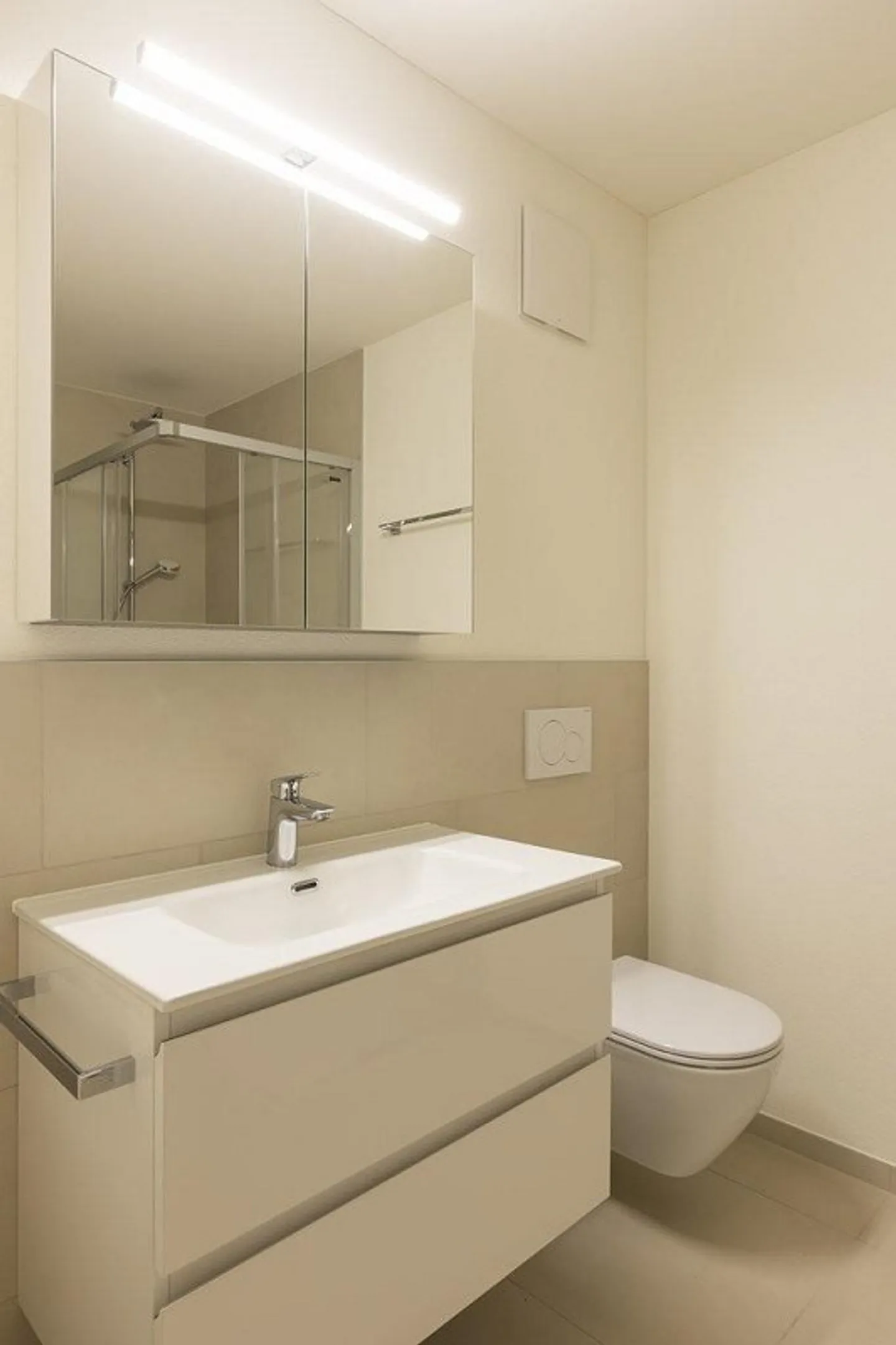 Appartement moderne et lumineux de 2,5 pièces à louer à Tenero - Photo 6 sur 8