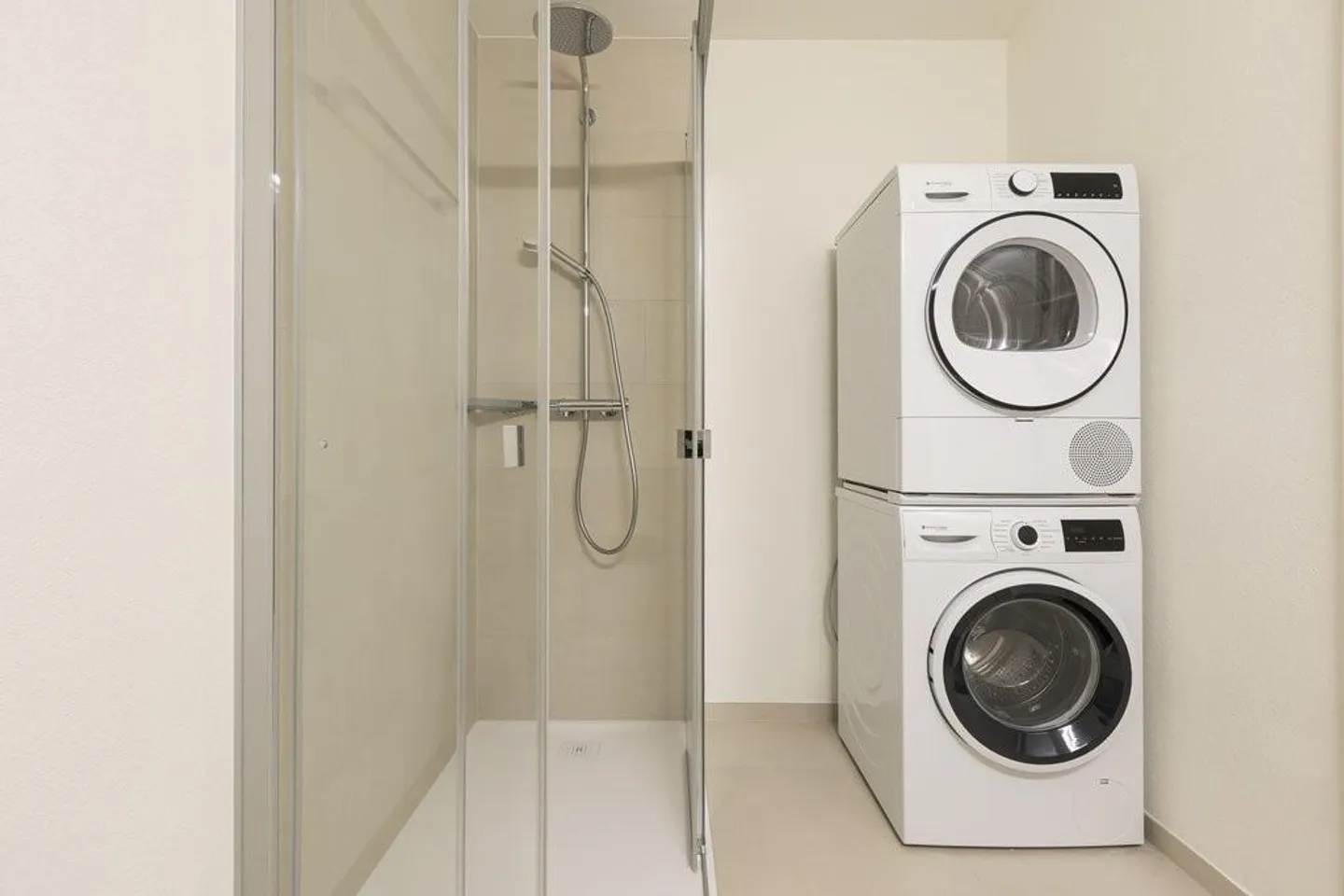 Appartement moderne et lumineux de 2,5 pièces à louer à Tenero - Photo 7 sur 8