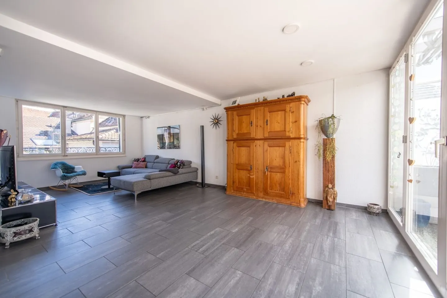 Fascino dell'edificio storico e terrazza di 47 m²: appartamento duplex esclusivo sopra i tetti di Solothurn - Foto 5 di 13
