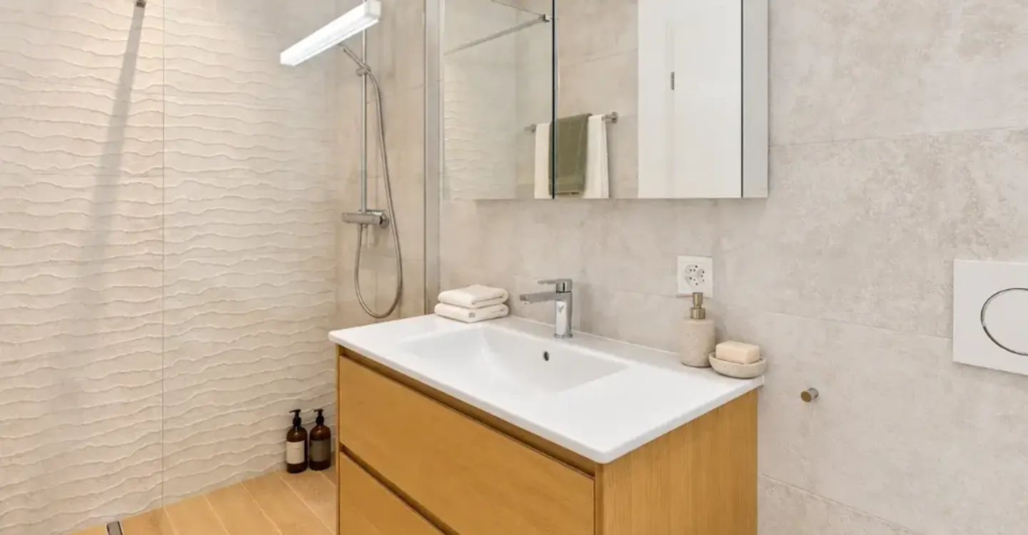 Spacieux 5,5 pièces familial avec vue dégagée à Cudrefin - Photo 11 sur 15
