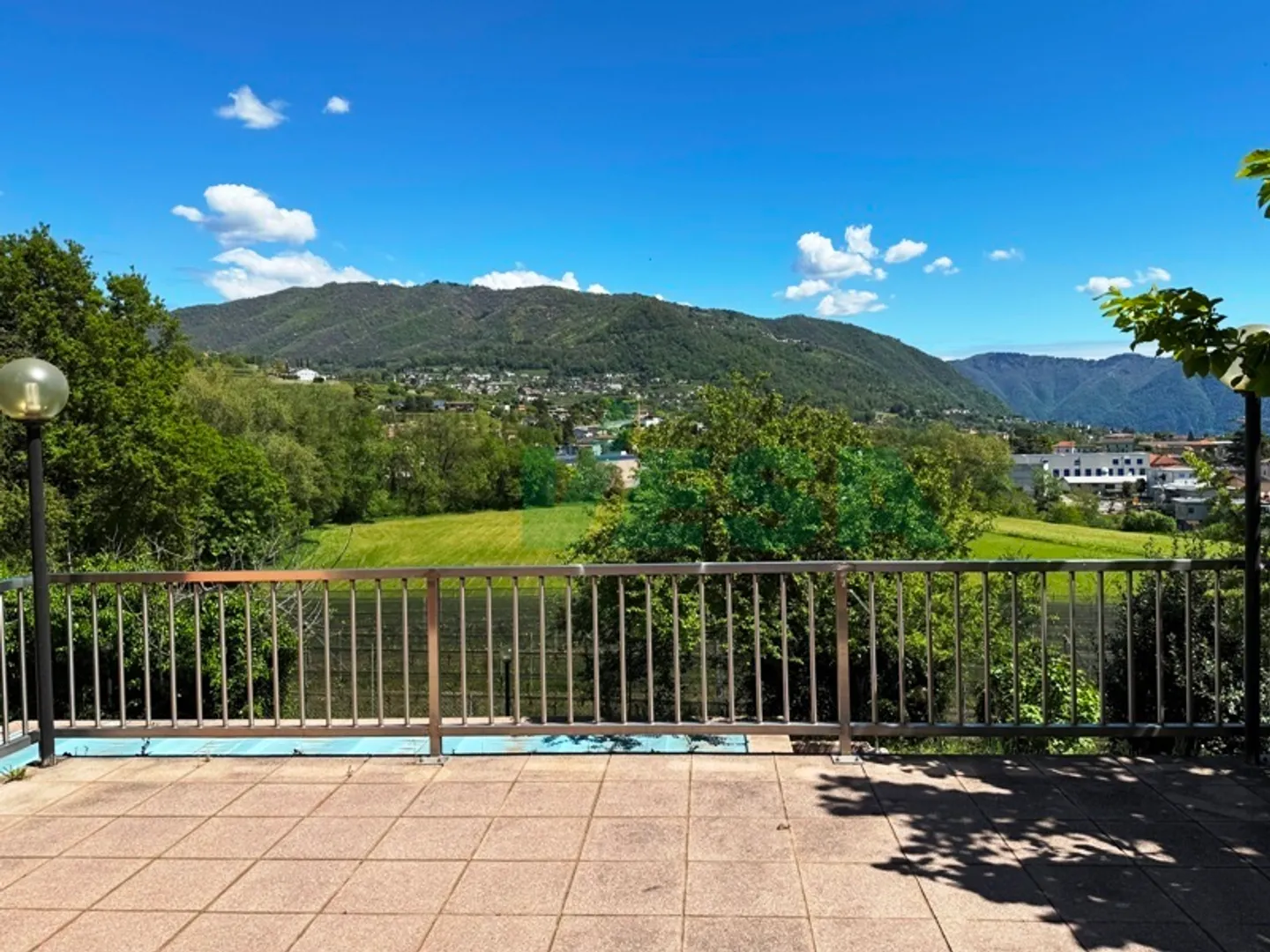 Spaziosa villa con piscina e splendida vista panoramica sui vigneti - Foto 5 di 11