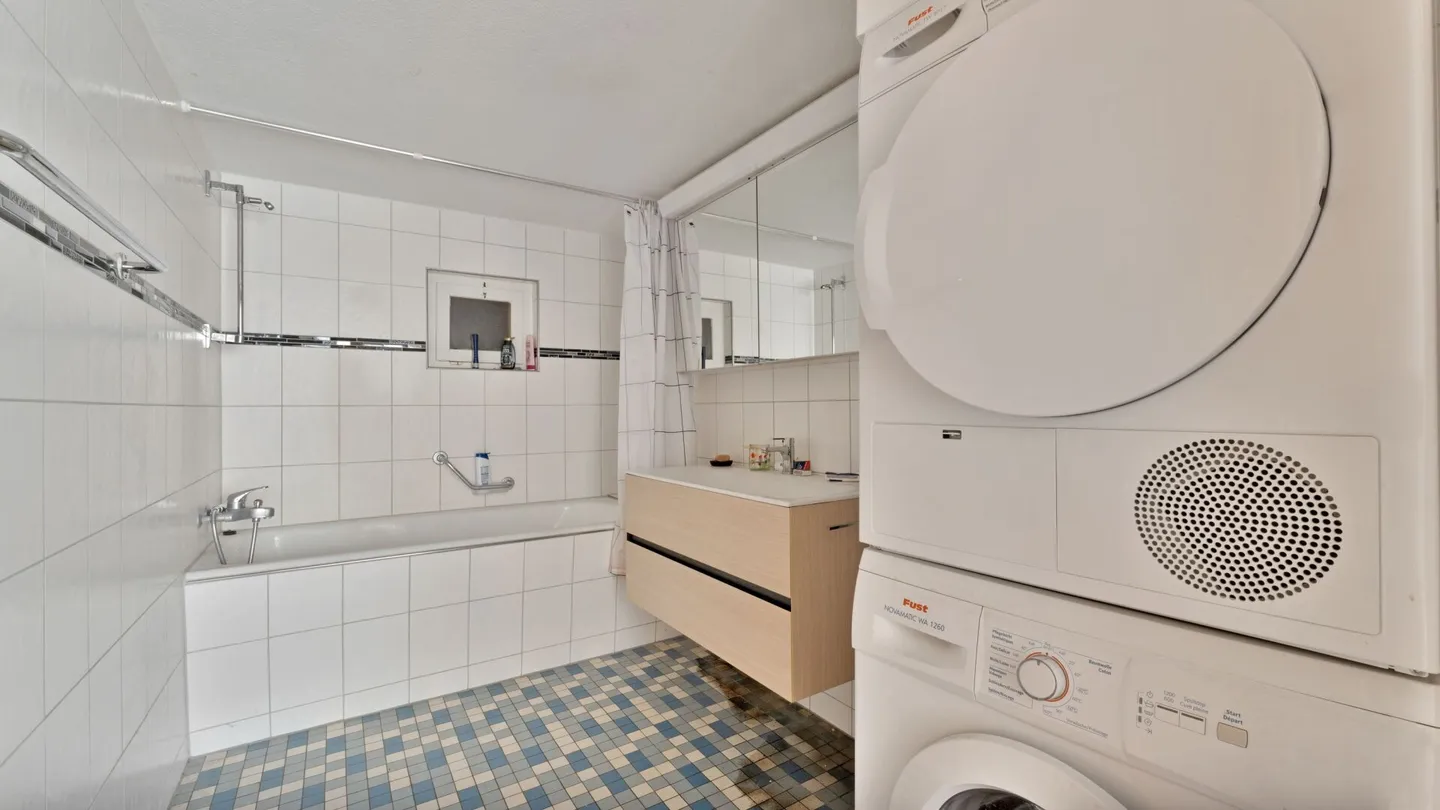 Spaziosa casa di 6,5 stanze con molto spazio nella natura - Foto 9 di 18