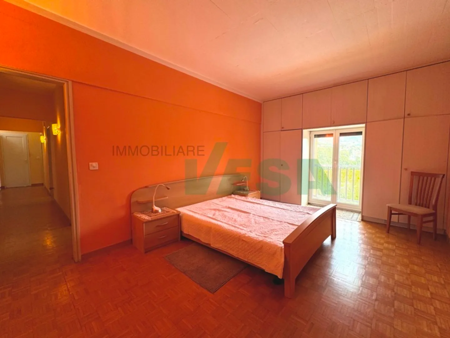 Spaziosa villa con piscina e splendida vista panoramica sui vigneti - Foto 7 di 11