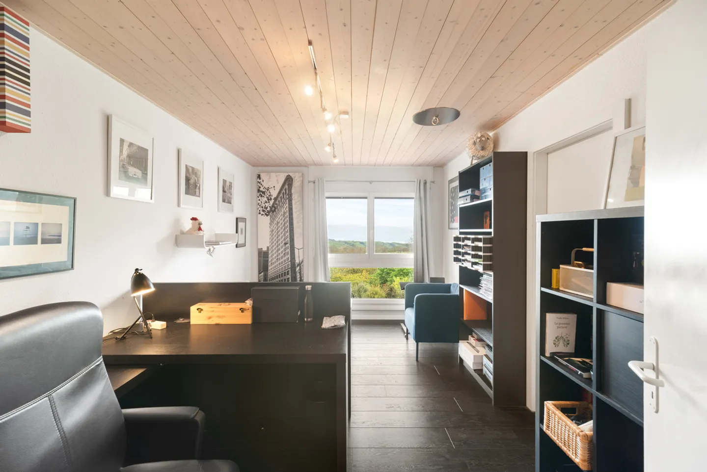 Very beautiful family villa, swimming pool and view over the heights of Gland - Photo 17 of 21