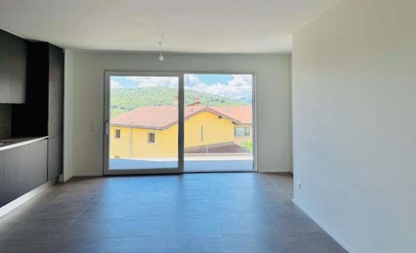 Nous louons un nouvel appartement de 4,5 pièces à Cagiallo - Photo 2 sur 11