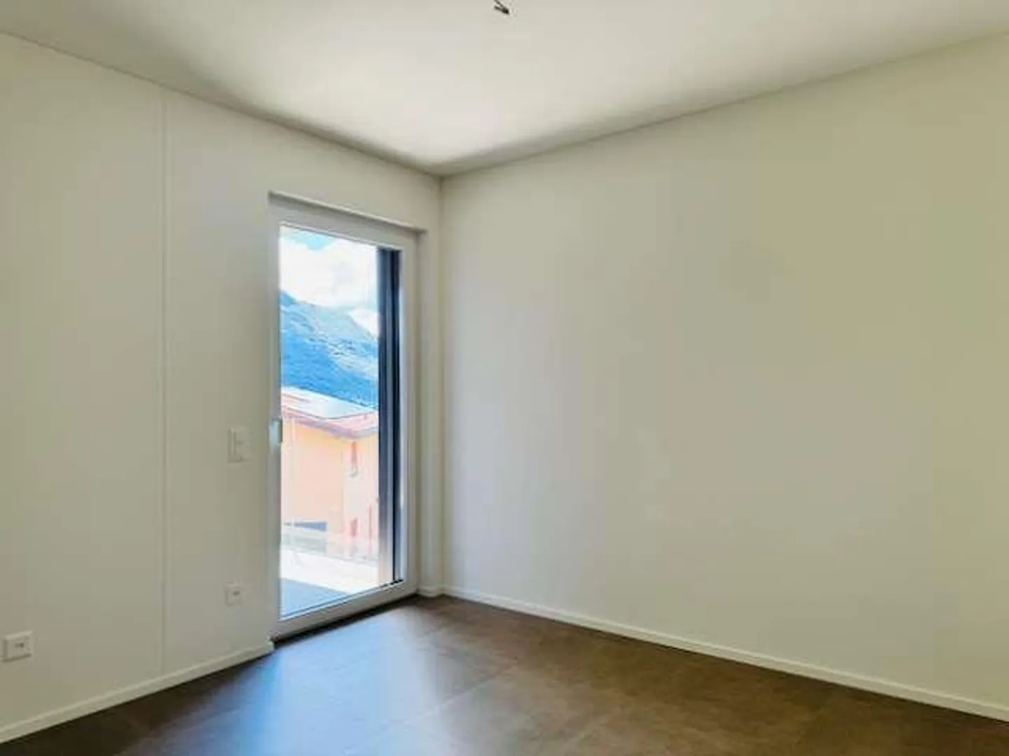 Nous louons un nouvel appartement de 4,5 pièces à Cagiallo - Photo 5 sur 11