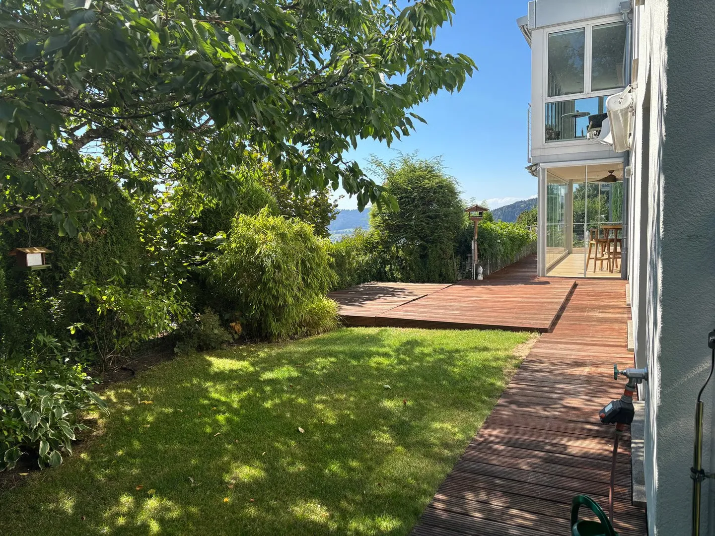 Appartement 5.5 pièces avec vue imprenable sur le lac et les montagnes - Photo 4 sur 17