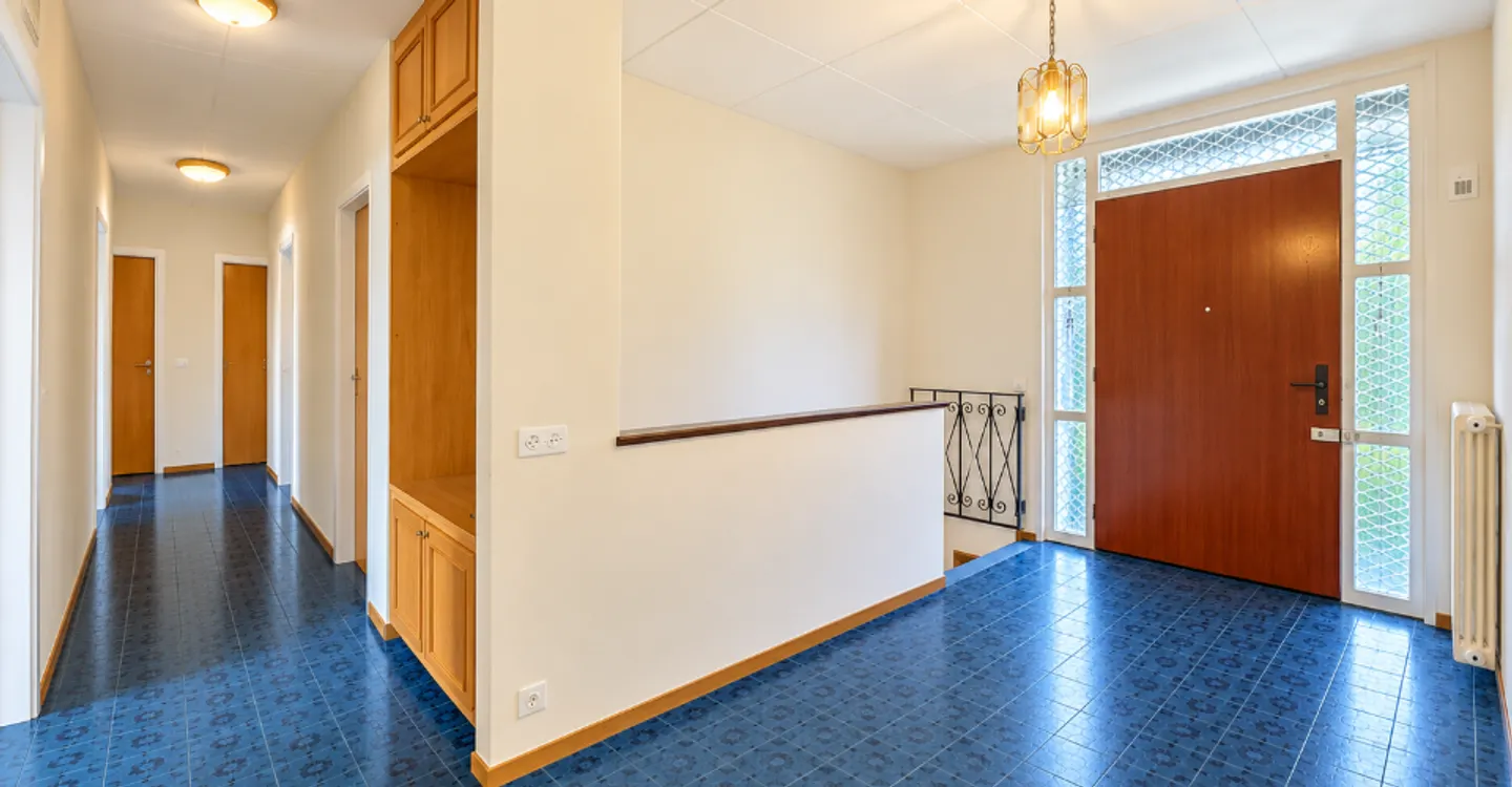 Villa familiale de plain-pied, à rénover, au calme - Foto 4 di 11