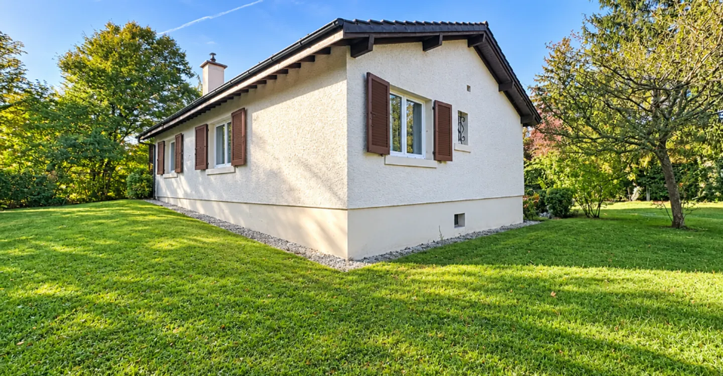 Villa familiale de plain-pied, à rénover, au calme - Foto 9 di 11