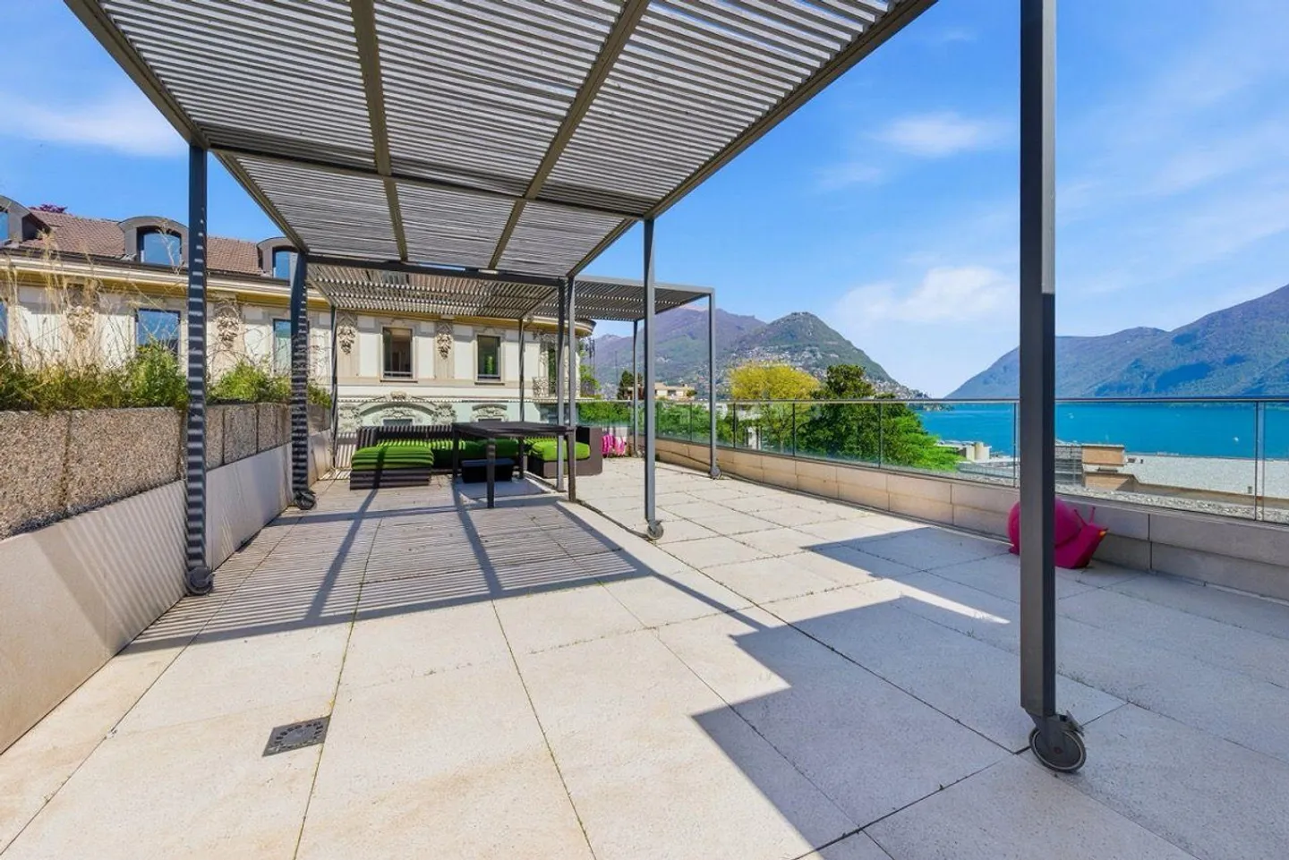 Duplex-Penthouse exclusif avec grande terrasse panoramique et vue imprenable sur le lac - Photo 10 sur 12