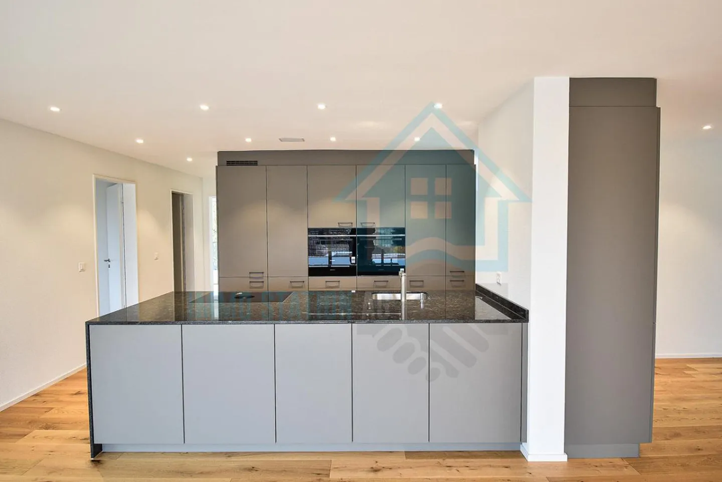 Moderne et économe en énergie – Appartement en attique de 4,5 pièces avec vue panoramique - Photo 5 sur 14