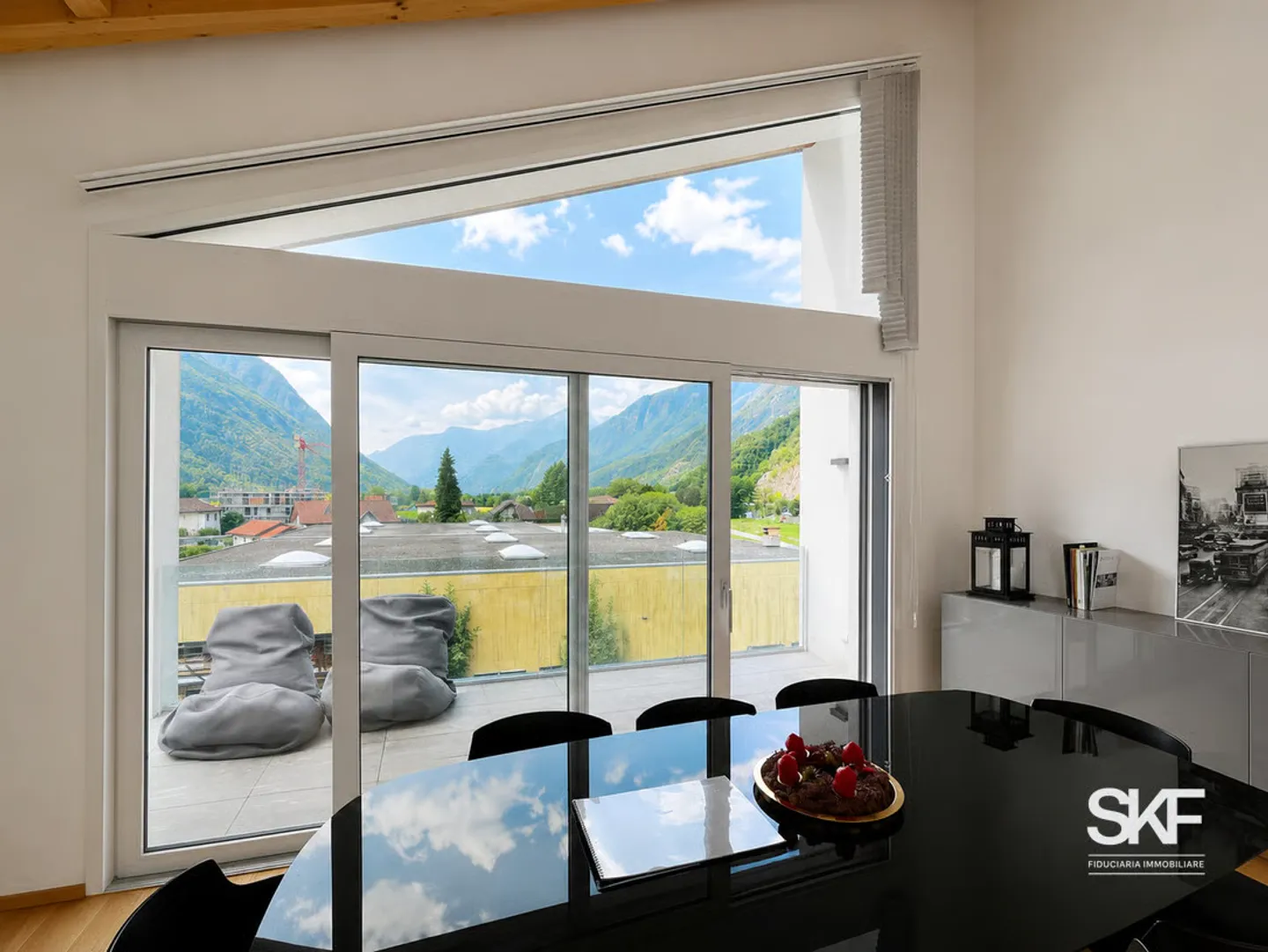 Villa moderna con vista montagna - Foto 8 di 13