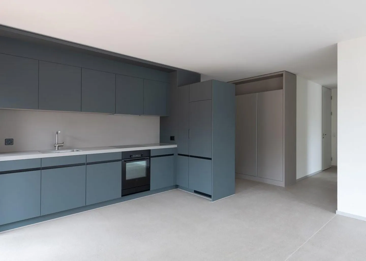 RENT WITHOUT DEPOSIT - Modern and within walking distance to Kloten Airport - Photo 3 of 6