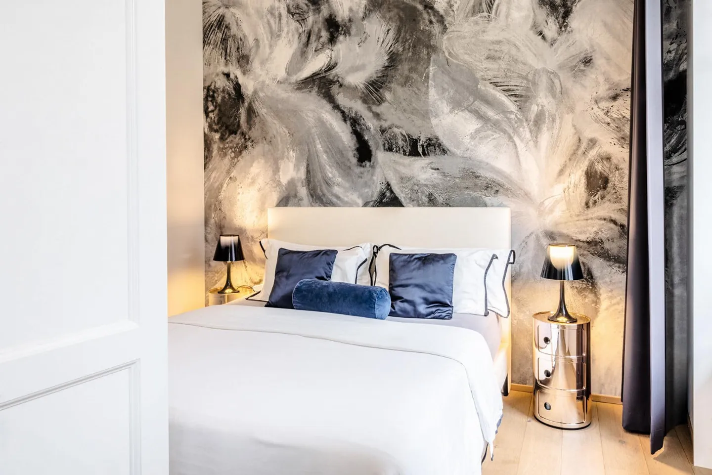 Condominium élégant avec studio/bureau séparé - Photo 2 sur 5