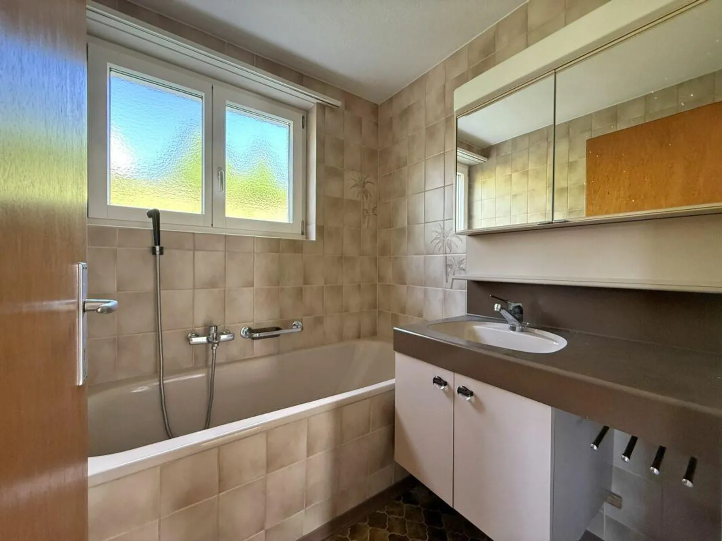 Idyllic Single-Family Home with Spacious Garden - Photo 4 of 14