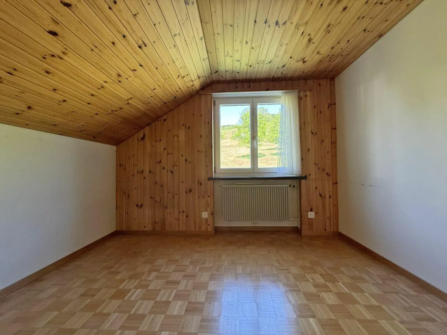 Idyllic Single-Family Home with Spacious Garden - Photo 8 of 14