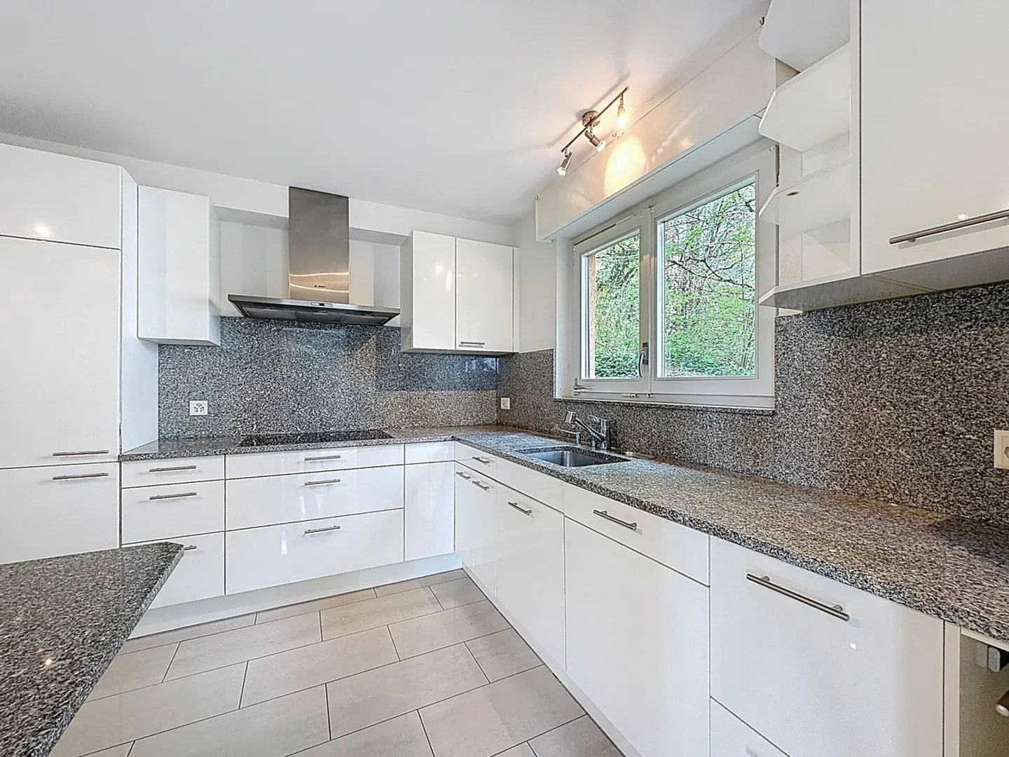 5.5 rooms on the upper ground floor in Villars-sur-Glâne - Photo 5 of 12