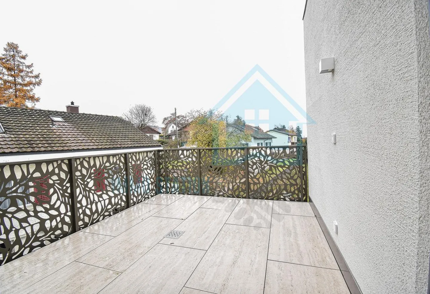 Moderne et économe en énergie – Appartement en attique de 4,5 pièces avec vue panoramique - Photo 10 sur 14