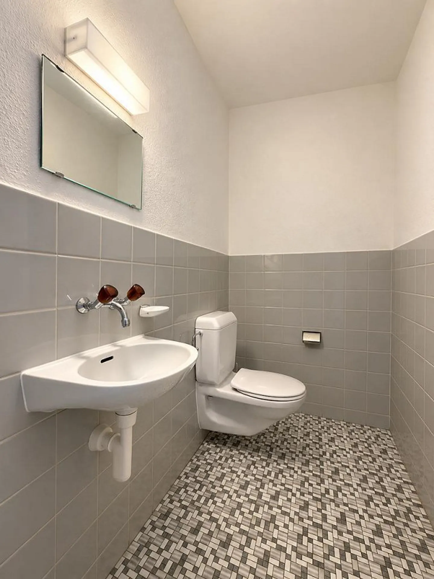 CERCARE, TROVARE, VIVERE - VIVERE IN UNA POSIZIONE CENTRALE! - Foto 6 di 8
