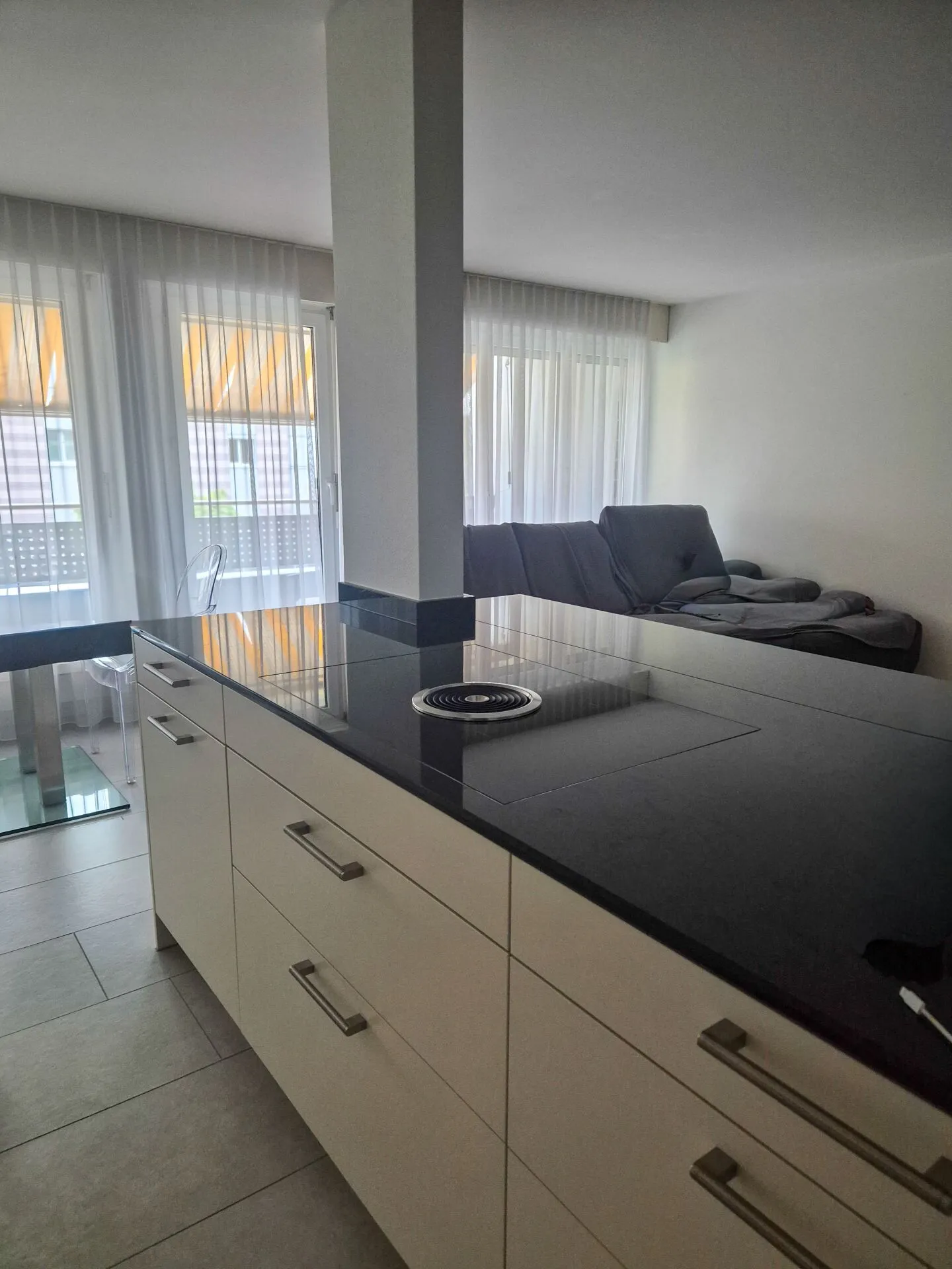 Beautiful Apartment - Photo 6 of 7