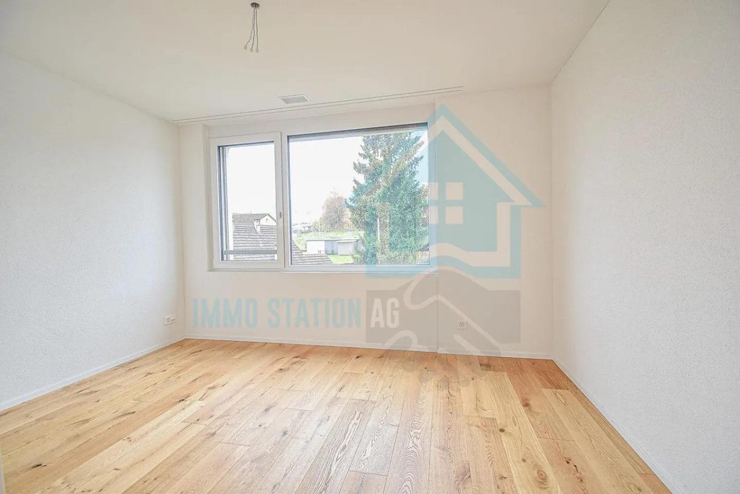 Moderne et économe en énergie – Appartement en attique de 4,5 pièces avec vue panoramique - Photo 11 sur 14