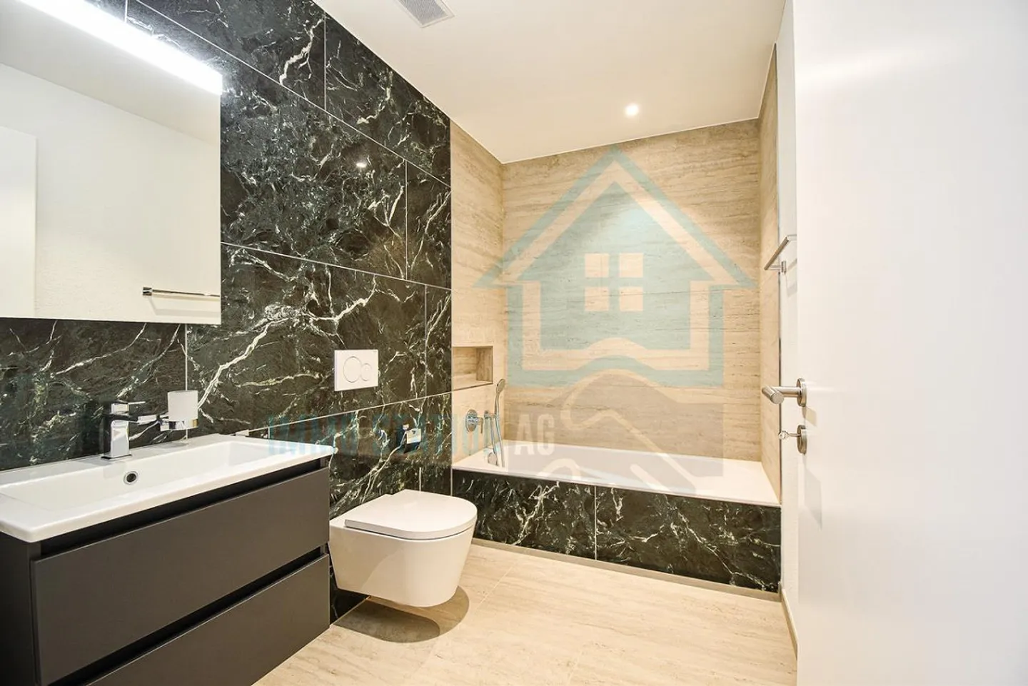 Moderne et économe en énergie – Appartement en attique de 4,5 pièces avec vue panoramique - Photo 12 sur 14