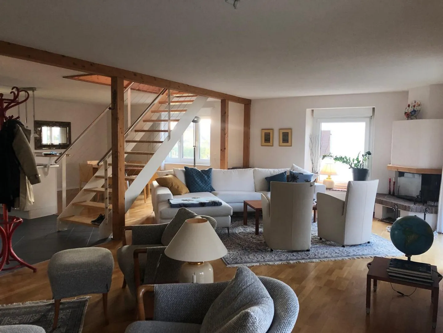 Bella e spaziosa appartamento di 2,5 stanze con galleria - Foto 1 di 12