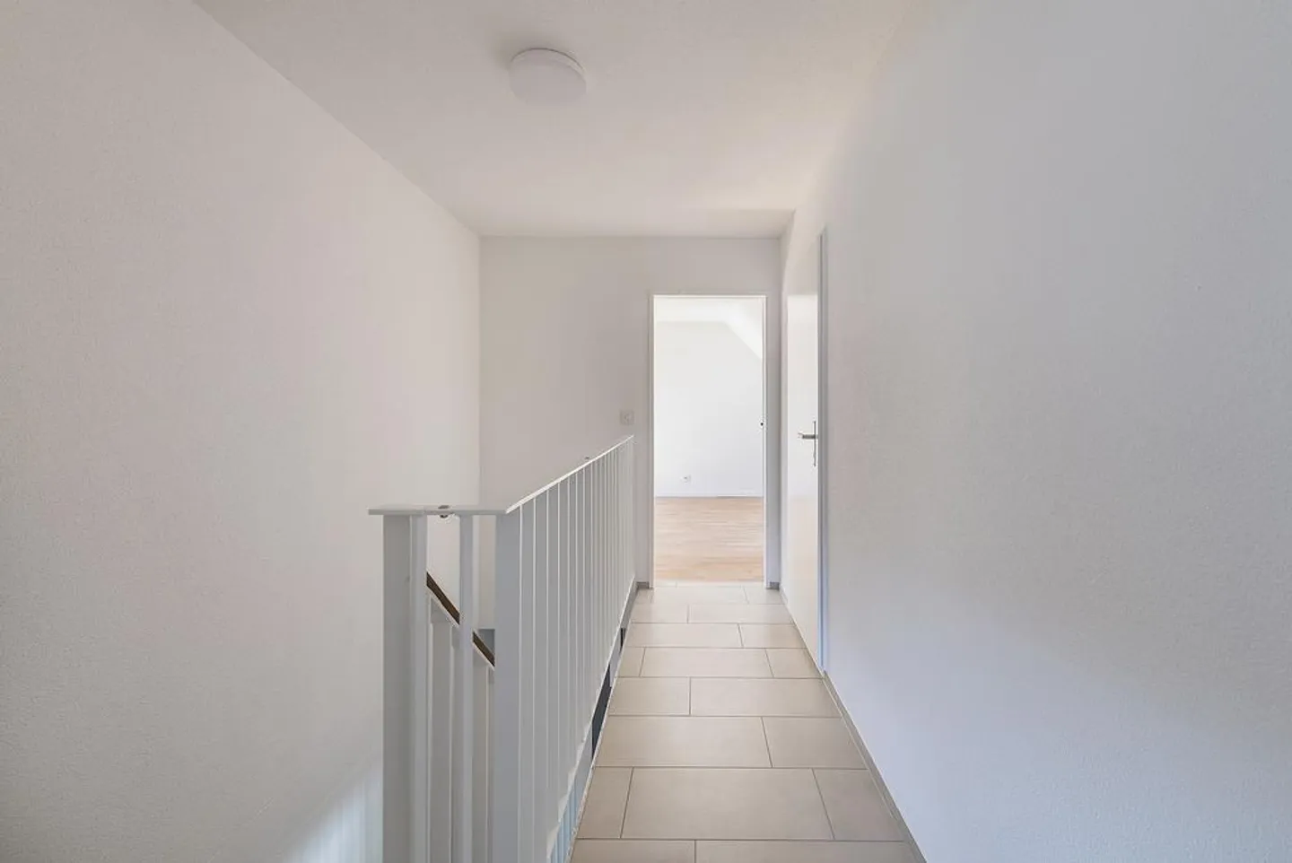 Freshly renovated 2-story penthouse apartment with balcony and washing tower - Photo 7 of 12