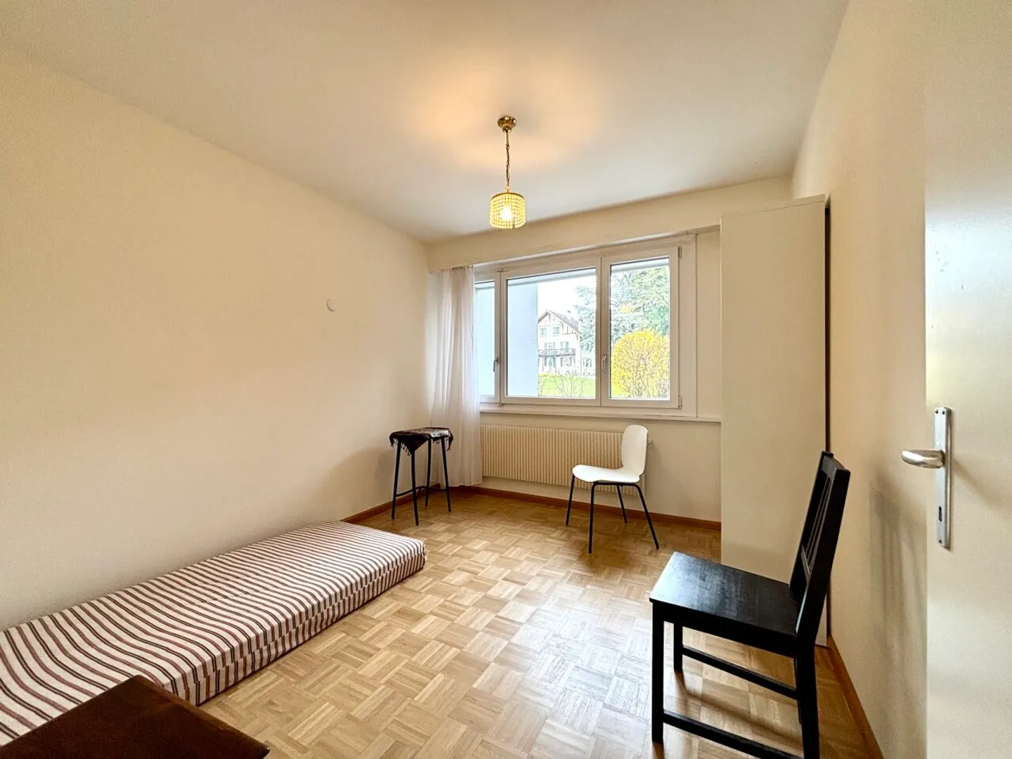 Bel appartement meublé de 4.5p avec grande terrasse dans quartier calme à Nyon - Foto 7 di 13