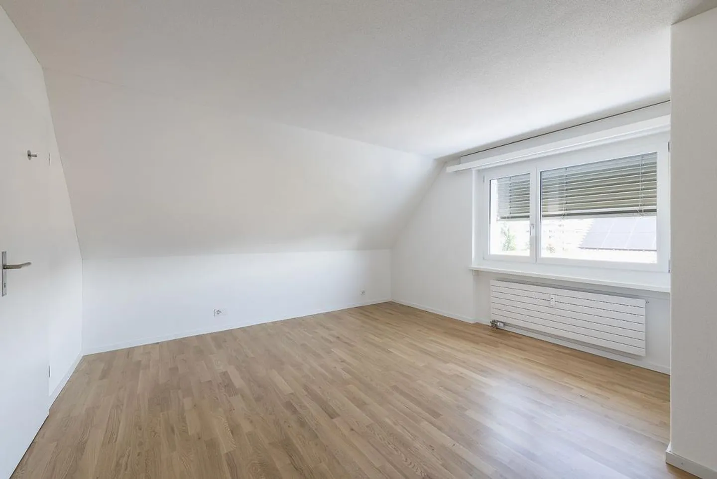 Freshly renovated 2-story penthouse apartment with balcony and washing tower - Photo 8 of 12