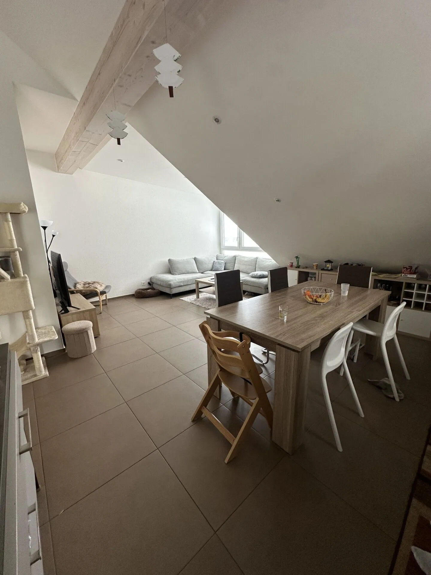 4,5-Zimmer-Wohnung im 2. Stock - Foto 1 von 5