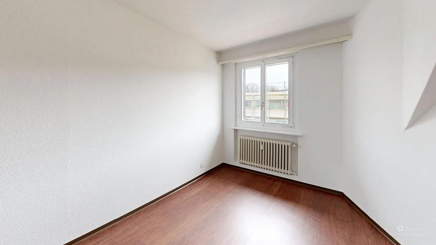 Charming Renovated Apartment - Photo 10 of 10