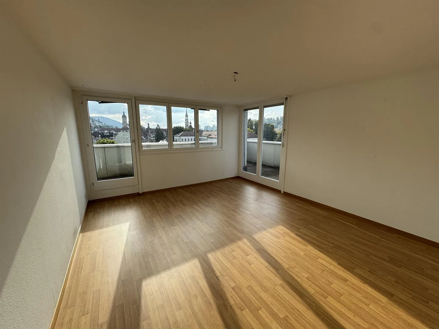 Helle 1-Zimmer-Wohnung im 9. OG - Foto 2 von 7