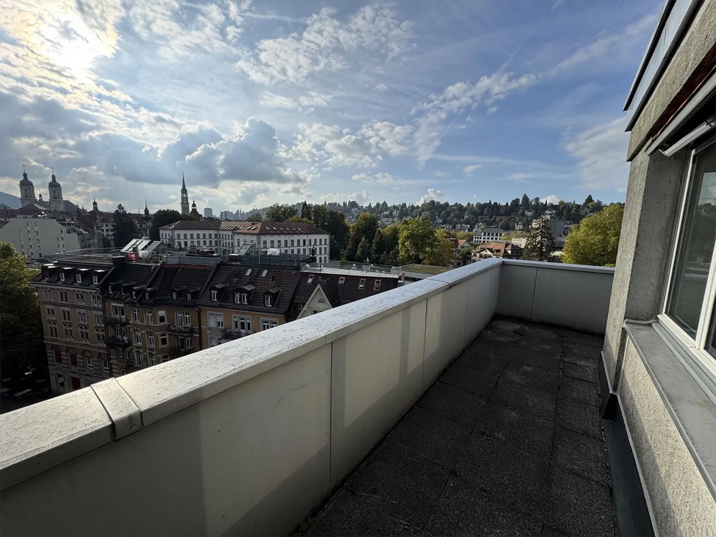 Helle 1-Zimmer-Wohnung im 9. OG - Foto 3 von 7