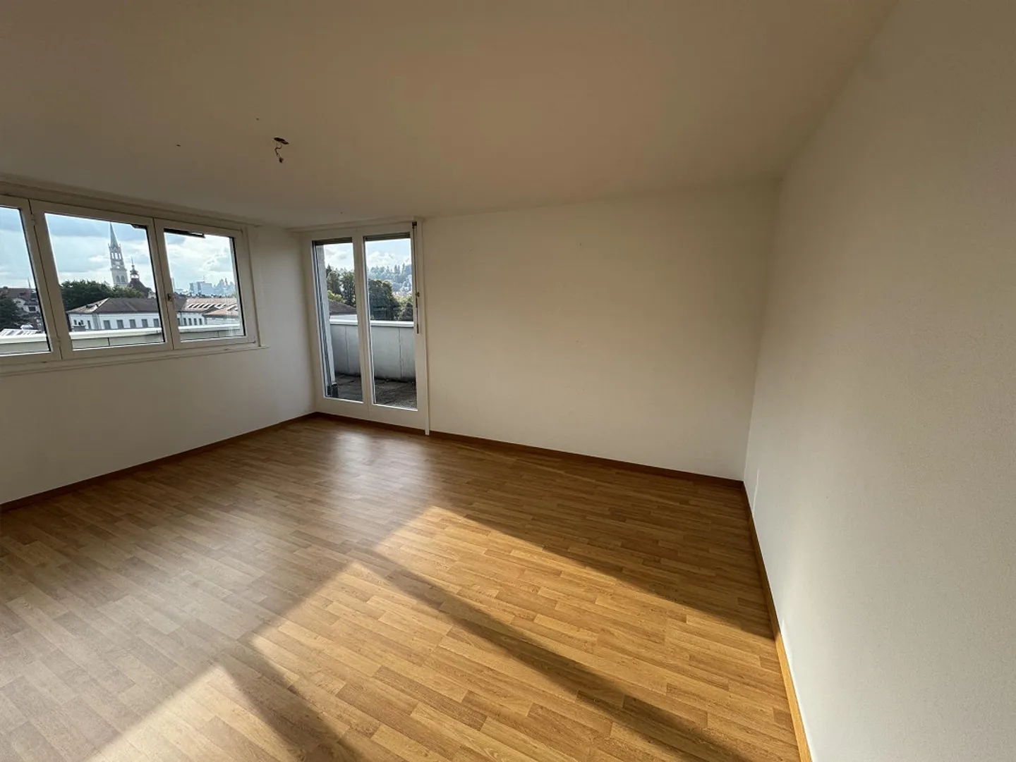 Helle 1-Zimmer-Wohnung im 9. OG - Foto 4 von 7