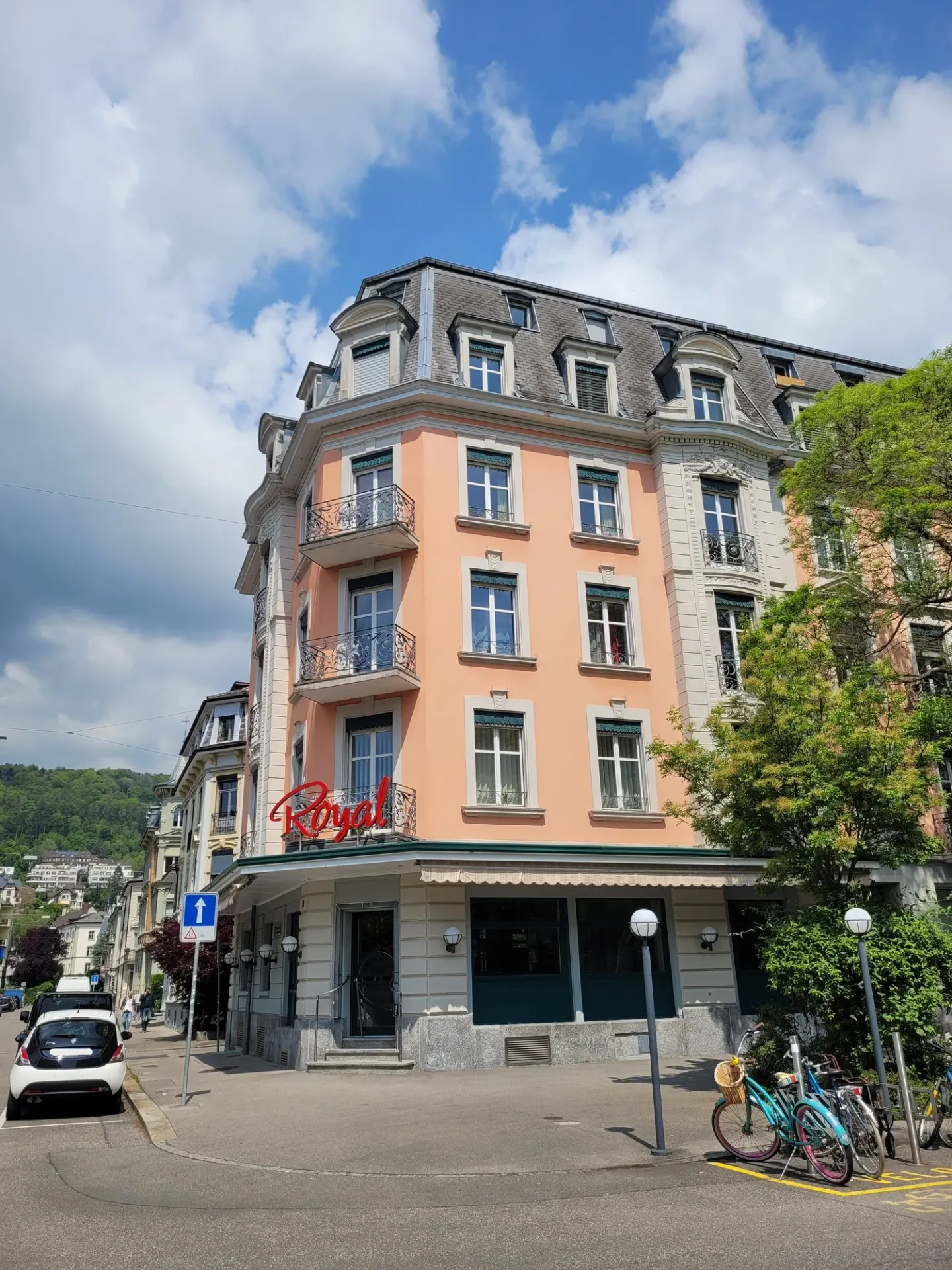 Restaurant pour locataire innovant, dans un emplacement ensoleillé et central - Photo 3 sur 28
