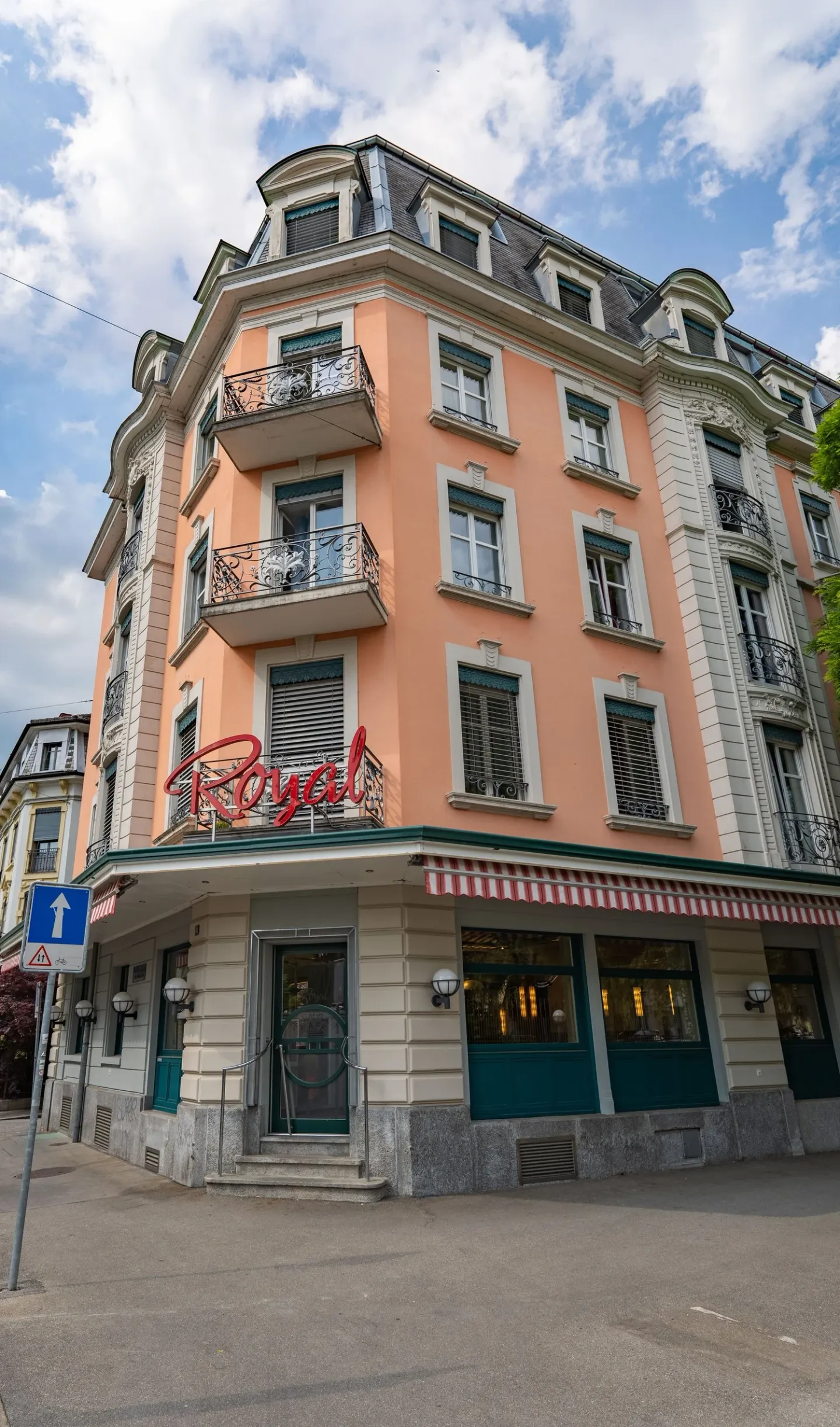Restaurant pour locataire innovant, dans un emplacement ensoleillé et central - Photo 4 sur 28
