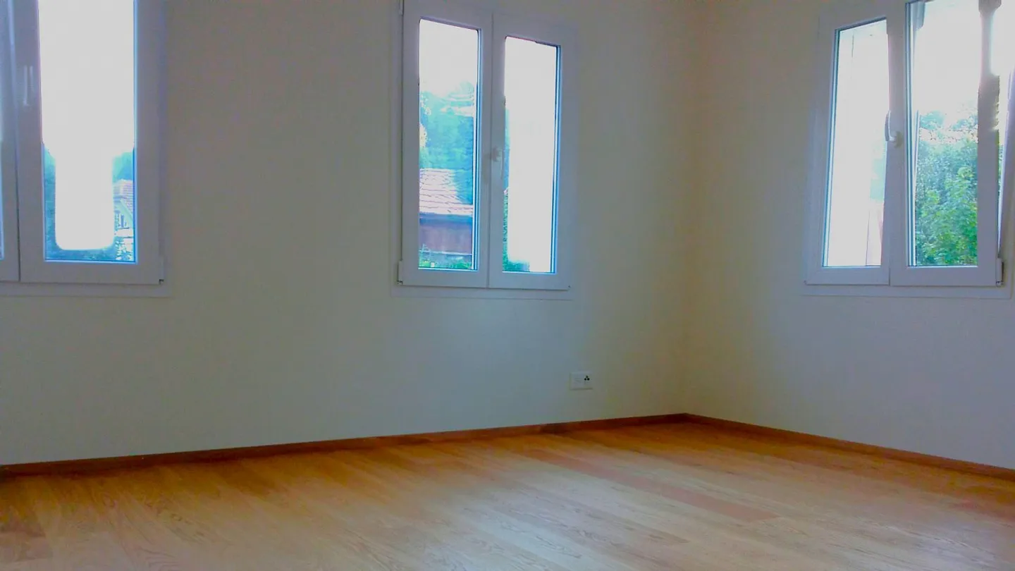 Appartement de 3,5 pièces au rez-de-chaussée - Photo 3 sur 5