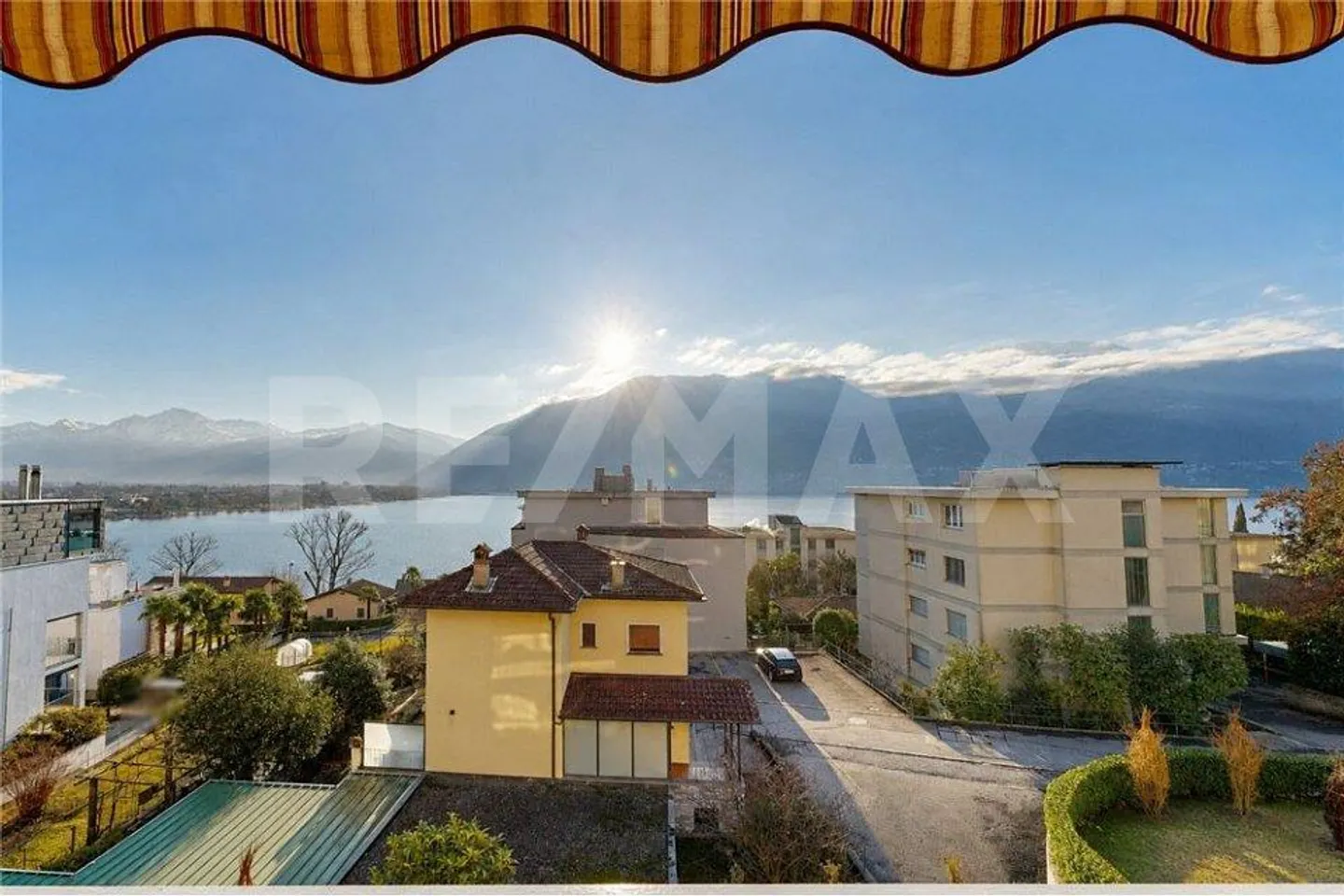 Moderne 4.5 Zimmer mit Seeblick - Foto 2 von 13